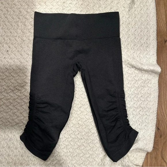 Lululemon leggings size 6 23 inch
Women's Charcoal - Picture 2 of 11